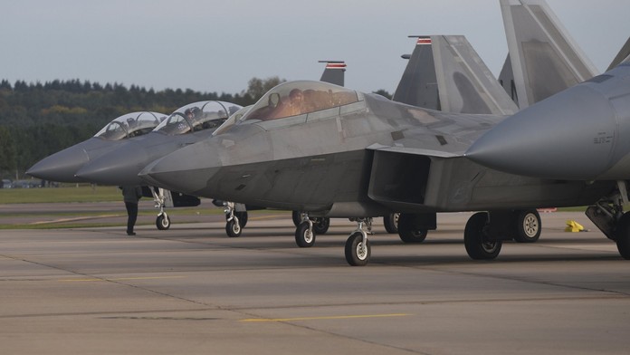 NATO investuje do obří základny v Rumunsku. Ubytuje také rodiny vojáků