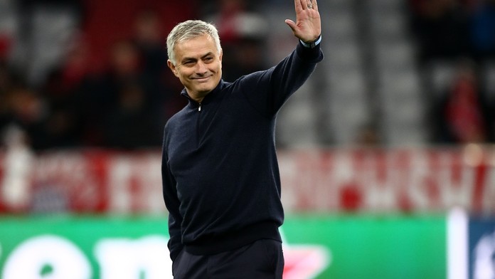 Tottenham zahájil stíhací jízdu, Mourinho je ale po měsíci zoufalý