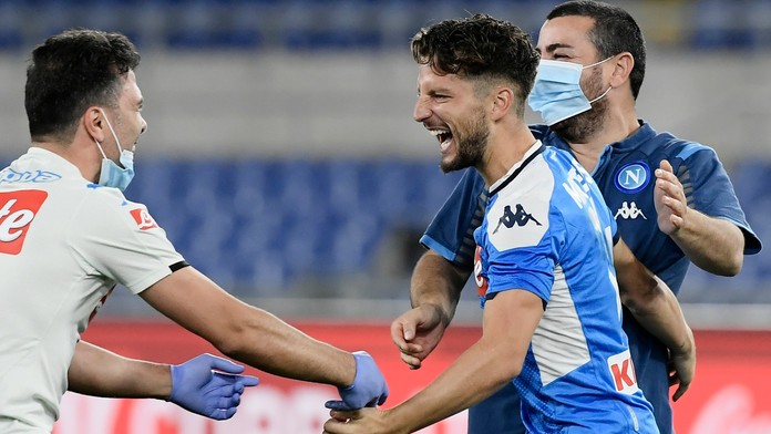 AC Milán potvrdil první místo, Neapol nedala šanci AS Řím