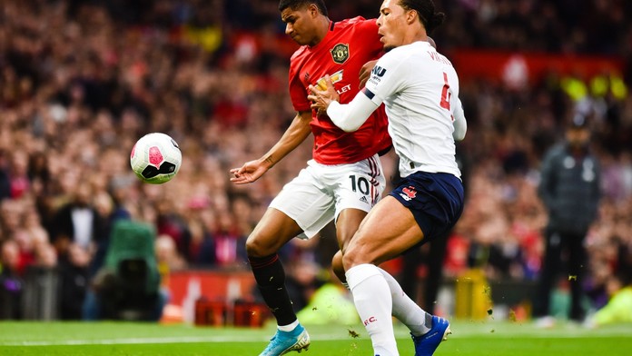 Manchester překvapivě obral o body rozjetý Liverpool