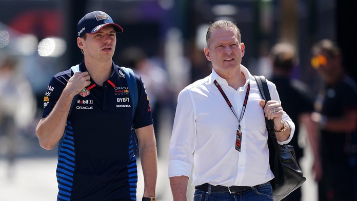 Není to žádný lhář. Verstappen prolomil mlčení a brání svého otce v kauze Horner