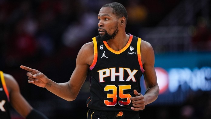 Kevin Durant v dresu Phoenix Suns