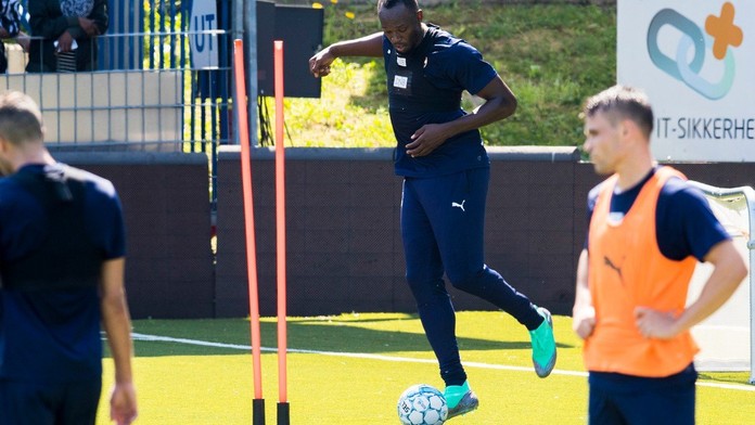 Bolt sen být fotbalistou nevzdává! S kým trénuje tentokrát?