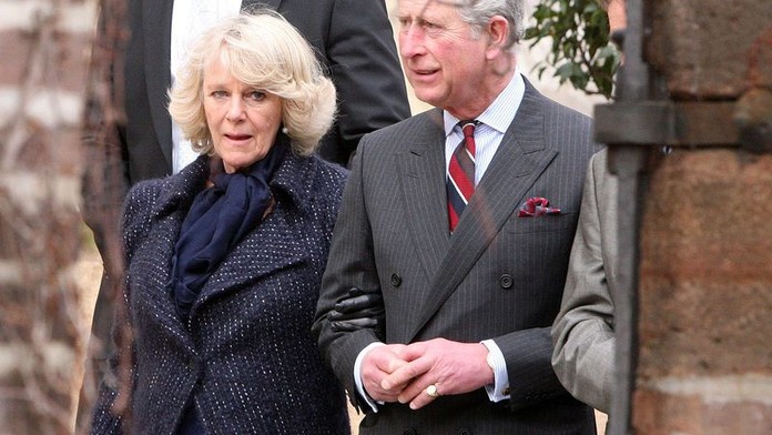 Princ Charles a Camilla vyráží na operu Don Giovanni