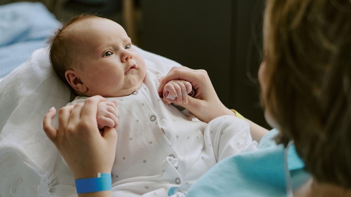 V babyboxu našli malého chlapečka. Na JIP doktorka sdělila dobrou zprávu