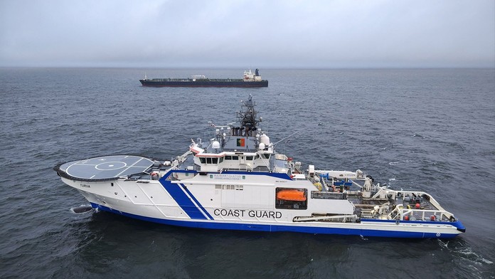 Finská pohraniční stráž a ropný tanker Eagle S, 26. 12. 2024