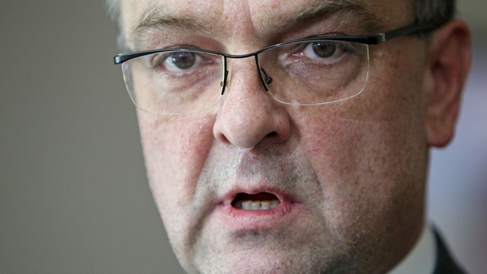 Lessy je lhář a měl by šlapat chodník na Ostravsku, rozčílil se Kalousek