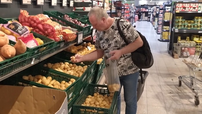 Zůstanou nákupy v Polsku výhodné? Varšava rozhodla o DPH u potravin