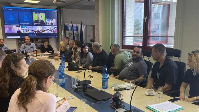 Setkání institucí a iniciativ po sobotní tragédii v Brně