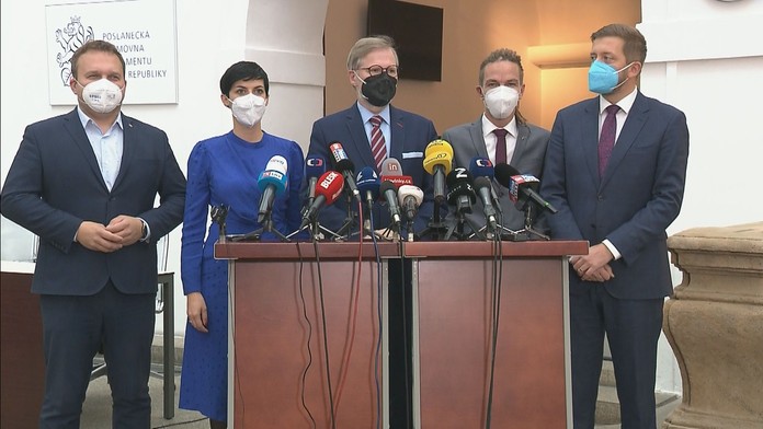 Reforma důchodů, boj s exekucemi i nové národní parky. Koalice odhalily své plány