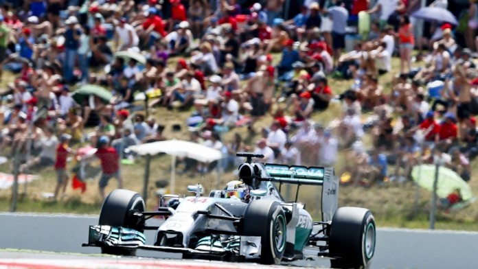 ONLINE: F1 se vrátila do Evropy, Hamilton vyhrál počtvrté v řadě!