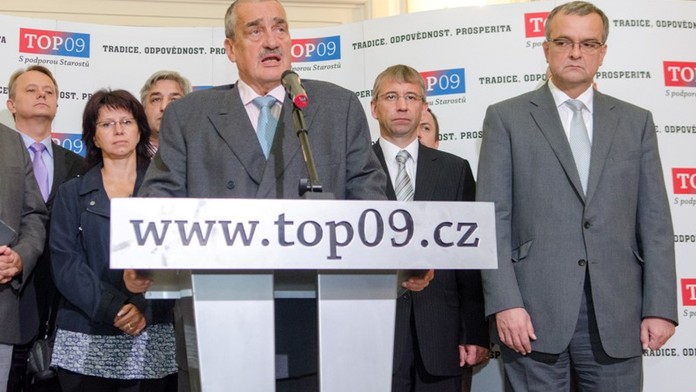 Drábek a Šiška v podezření: Z korupce plnili kasu TOP 09?