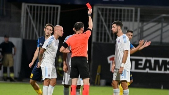 Slovan hrál v předkole hodinu o deseti. Měl štěstí, soupeři sudí neuznal dva góly