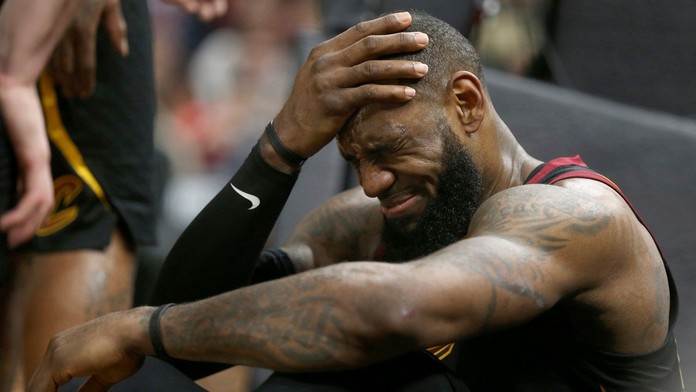Tohle LeBron nepamatuje. Cleveland začal play off prohrou!