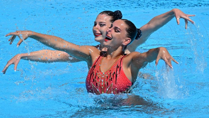 Synchronizované plavkyně Karolína Klusková a Aneta Mrázková