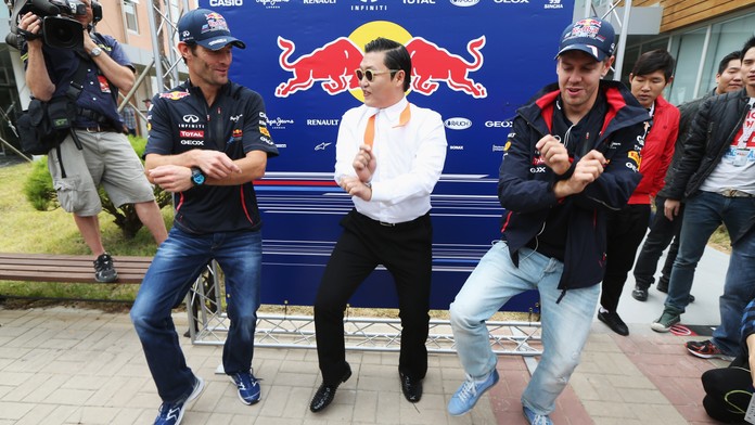 Korejský rapper Psy pobláznil F1, zatancovali si i Vettel s Webberem