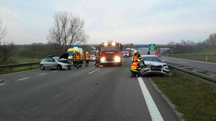 Hromadná nehoda na D1 u Brna! Dálnice stála, tvořily se kolony
