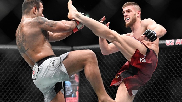 To byla řežba! Podívejte se na to nejlepší z UFC v Praze