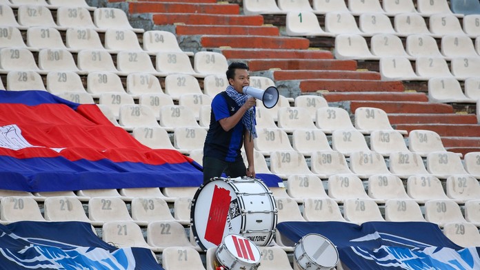 Oddanost na 100%, fanoušek cestoval 6000 kilometrů, aby viděl své miláčky