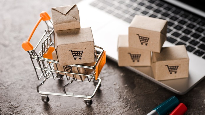 Kamenné obchody vs. e-shopy: Kterým se v současnosti daří lépe?