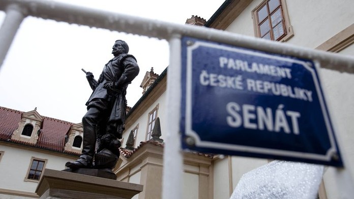 Senát schválil novelu zákona o loteriích. Obce budou moci více regulovat hazard