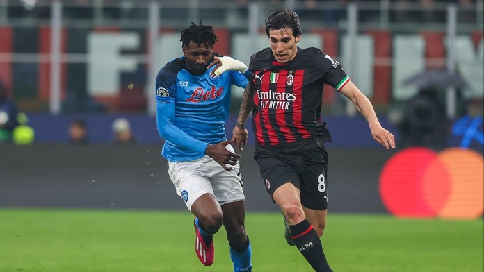 Hráči AC Milán se nevyspali, pomůže to Neapoli? Sledujte na Nova Sport
