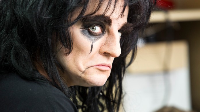 Marta Jandová jako Alice Cooper v Tvoje tvář má známý hlas