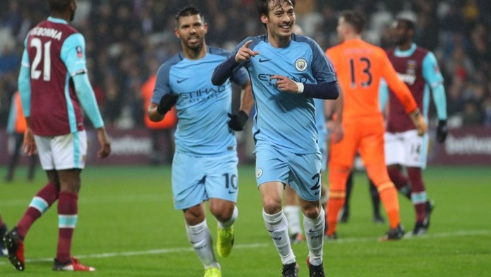 Penalta, vlastňák a nakonec debakl. West Ham nestačil na City