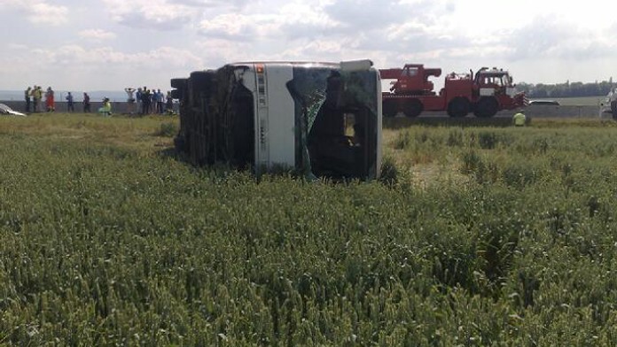 V Itálii havaroval autobus s policisty, nejméně pět lidí zemřelo