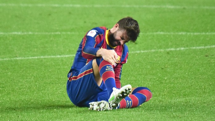 Barceloně se zranil důležitý obránce! Doba léčby se zatím neví
