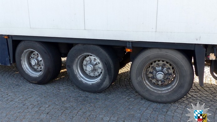 Časovaná bomba. Kamion vezl 40 tun, podívejte se, v jak hrozném byl stavu