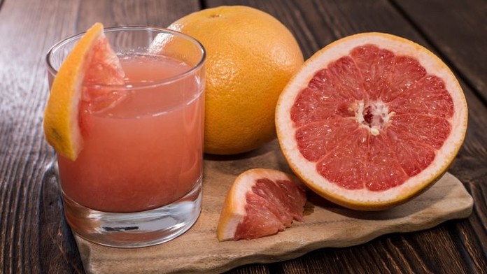 Pijte grapefruitovou šťávu, když jíte tučné jídlo! ZHUBNETE