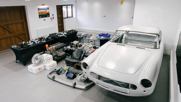 Unikátní ferrari na prodej za dva miliony korun. Je ale kompletně rozmontované