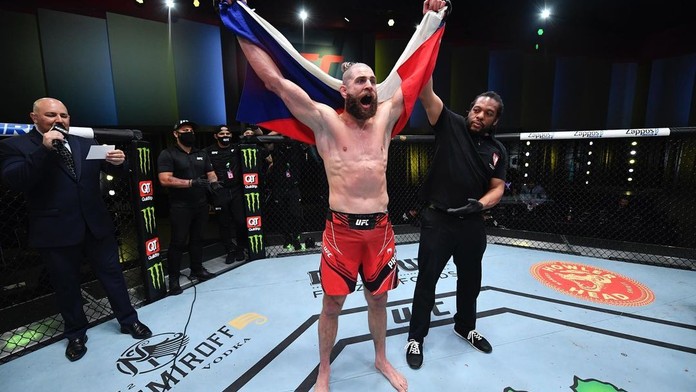Procházka byl nominován na světové ceny MMA. Hlasovat můžete i vy