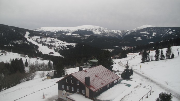 O víkendu se ochladí až o 10 °C. Na horách bude sněžit