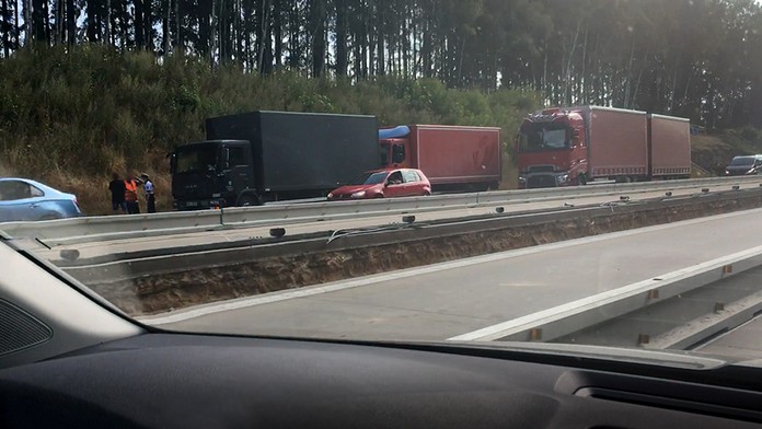 Nehoda náklaďáků ucpala dálnici D1, kolona měla přes 10 kilometrů!