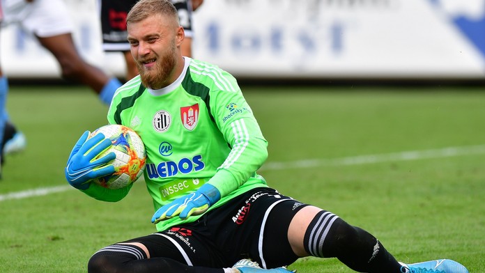 Plzeň má náhradu za Kozáčika! Přichází gólman, který prošel Spartou i Evertonem