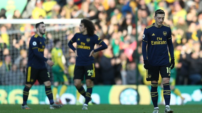 Arsenal pod novým koučem znovu ztratil, s Norwichem remizoval 2:2