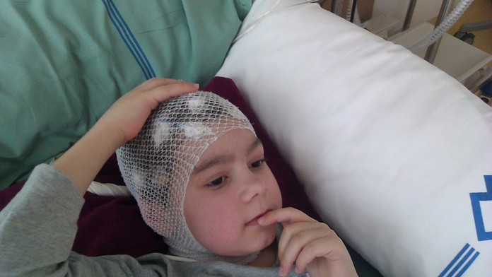 Zázrak v Motole! Kačenka (9) se probudila po roce z kómatu. Mozek začal najednou fungovat