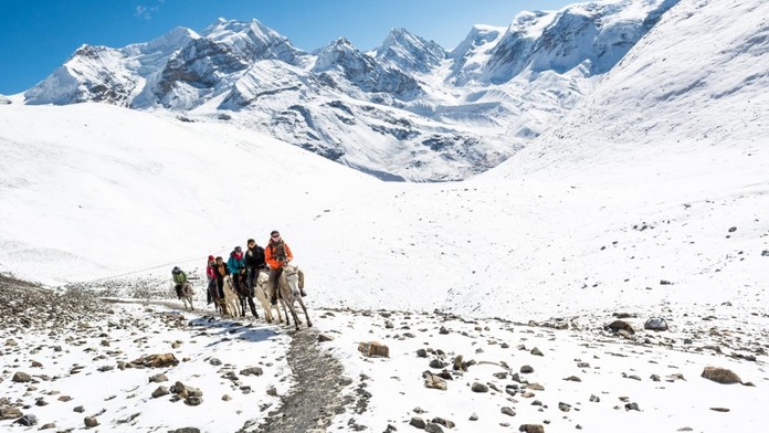 Na Annapurně se utrhla lavina, pohřešuje se sedm lidí