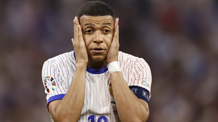 Mbappé je ve velkém průšvihu. Místo reprezentace pařil ve Švédsku, čelí kritice