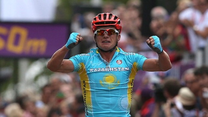 Veterán Vinokurov šokoval na olympiádě vítězstvím v cyklistickém závodě