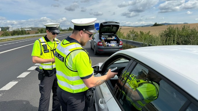 Hrozivé rekordy přibývají. Řidič se nevešel do jednosměrky, měl skoro čtyři promile