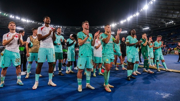 Krásné gesto fotbalové Slavie. Obětem tragédie na FF UK věnuje milion korun