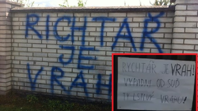 Zneuctil hřbitov Macura? VELKÉ SROVNÁNÍ PÍSMA