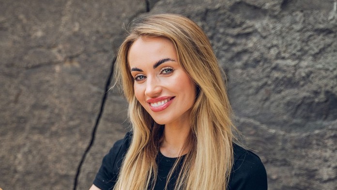 Natálie Kočendová v Love Islandu.
