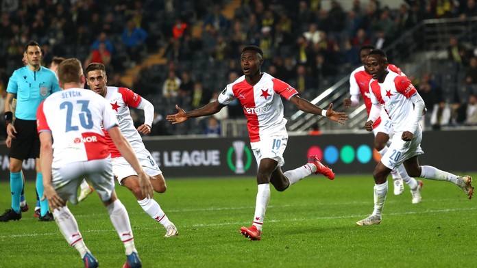 Slávisté vezou z Istanbulu výhru 3:2, Sparta doma padla s Partizanem