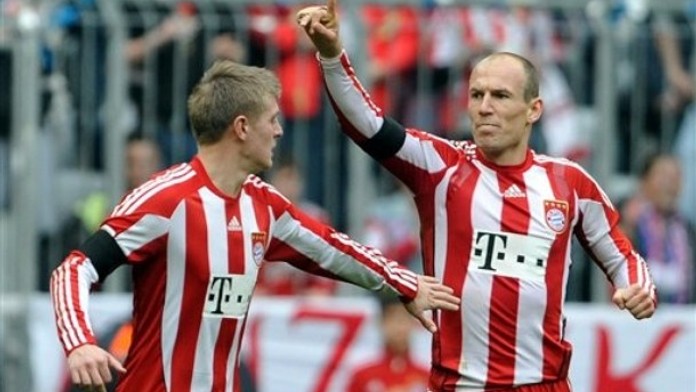 Liga mistrů: Postoupí dnes dál Manchester i Bayern?