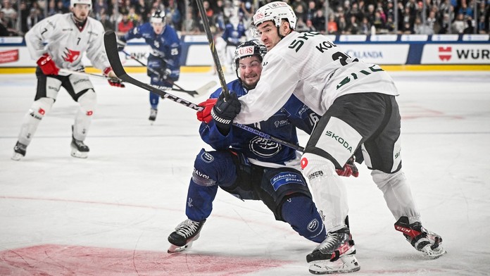 Velký obrat Pardubic na Spengler Cupu. Dynamo srazilo švýcarského soupeře