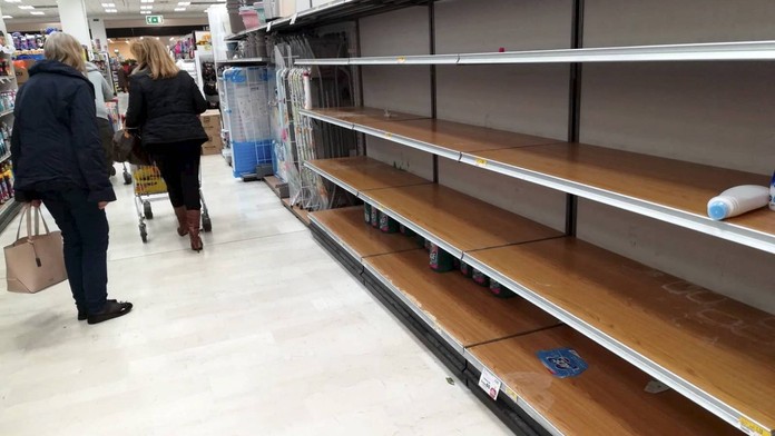 Máte dostatek potravin a dezinfekcí? Češi skupují některý sortiment